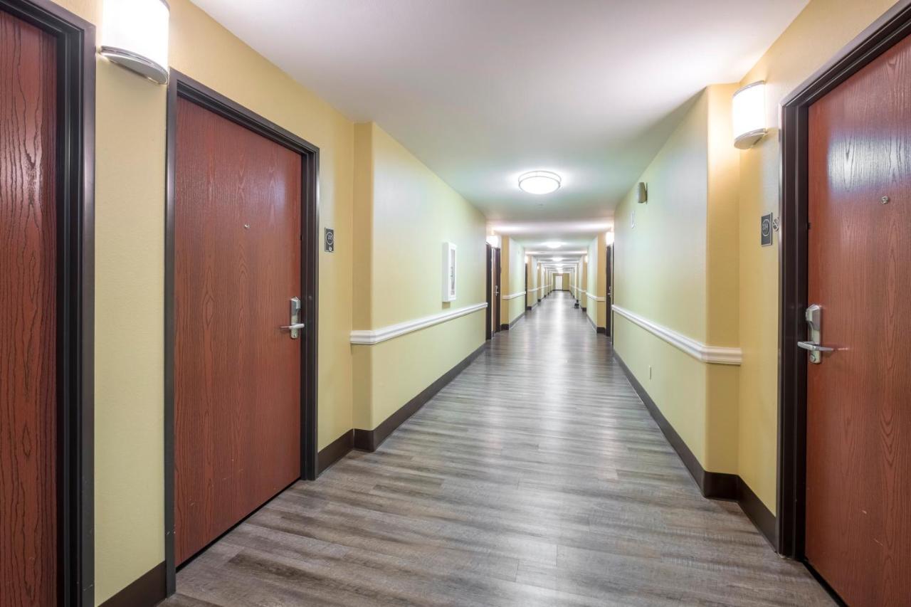 Red Roof Inn & Suites Lake Charles Esterno foto
