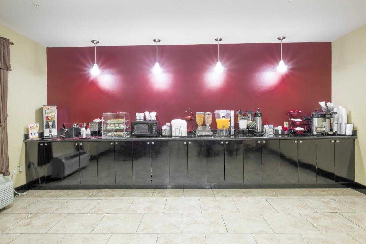 Red Roof Inn & Suites Lake Charles Esterno foto